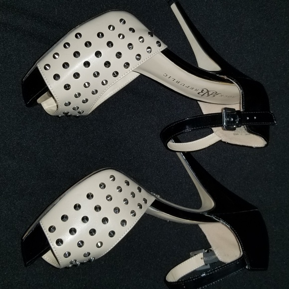 SOLD! Rock & Republic peep-toe heels - Picture 3 of 5